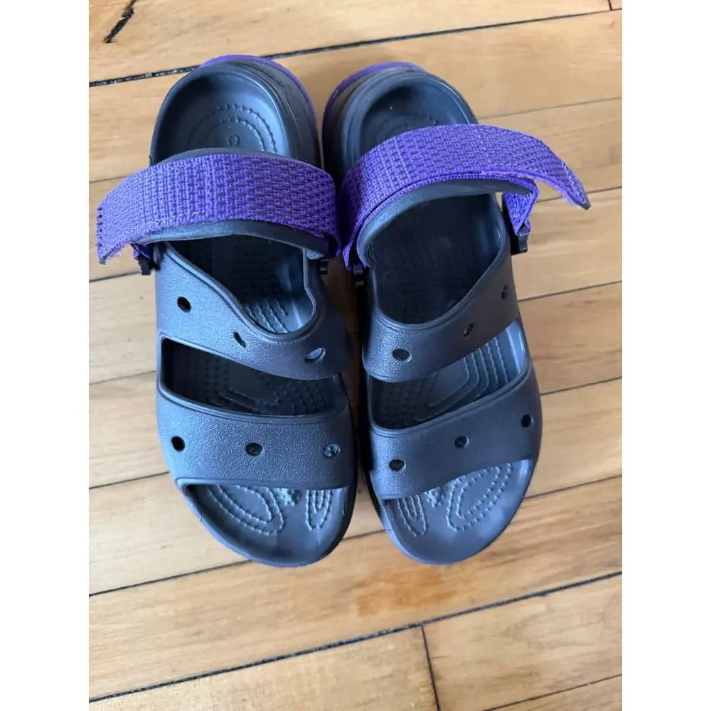 Crocs Classic Hiker Xscape Platform‎ Sandals in espresso and purple